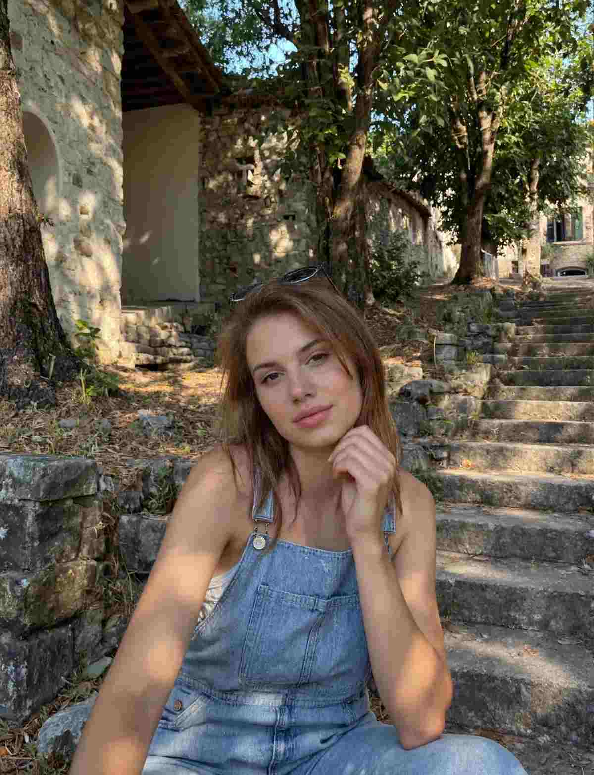 Sarah Mitchell 